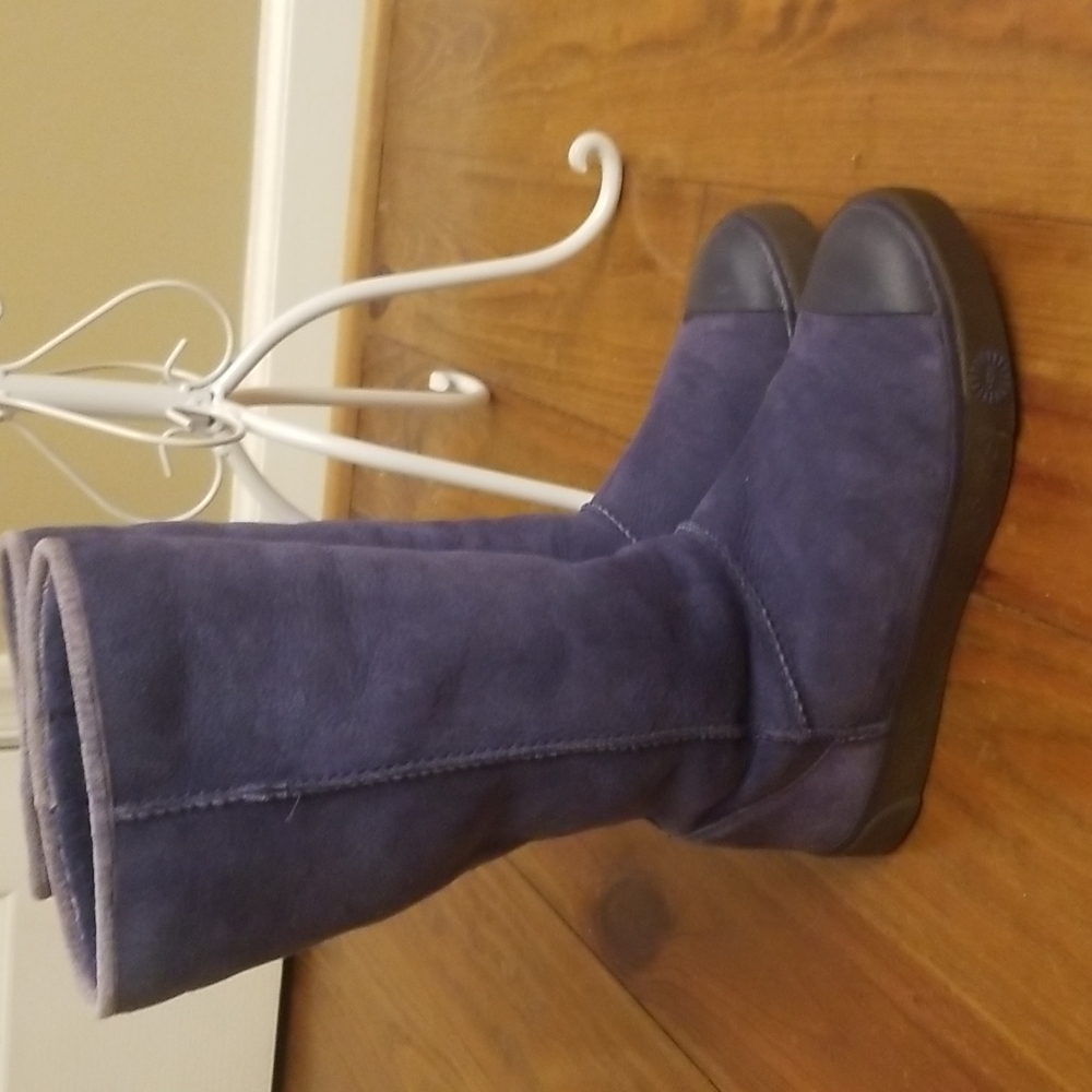 Periwinkle UGGS size 6